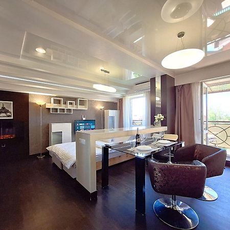 Найбільше Ліжко У Полтаві Мережа Alex Apartments Цілодобово Безконтактне Заселення Полтава Экстерьер фото