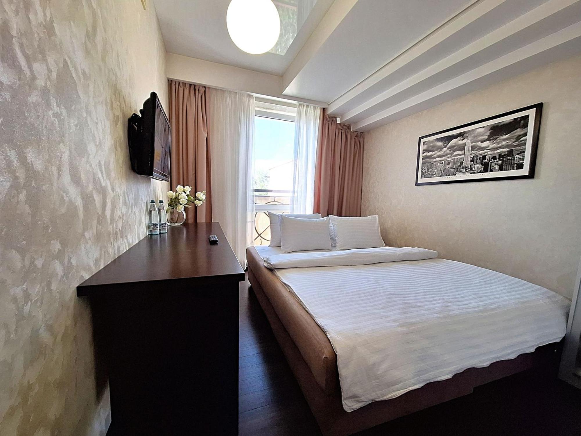 Найбільше Ліжко У Полтаві Мережа Alex Apartments Цілодобово Безконтактне Заселення Полтава Экстерьер фото